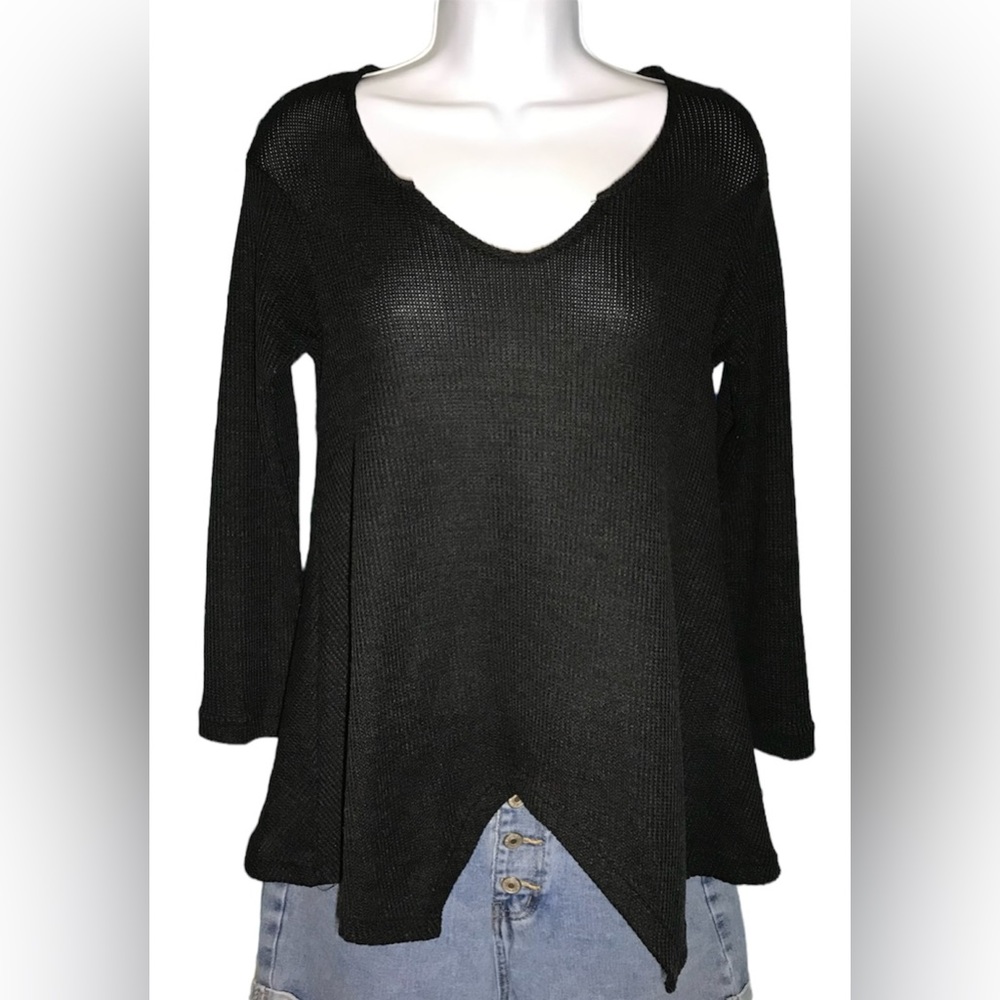 Black Long Sleeve V-Neck Hankercheif Hem Shark Bite Mesh Tunic Shirt Size Small